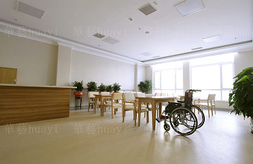 华艺弹性地板 | 选带基布的华艺地板有什么好处？